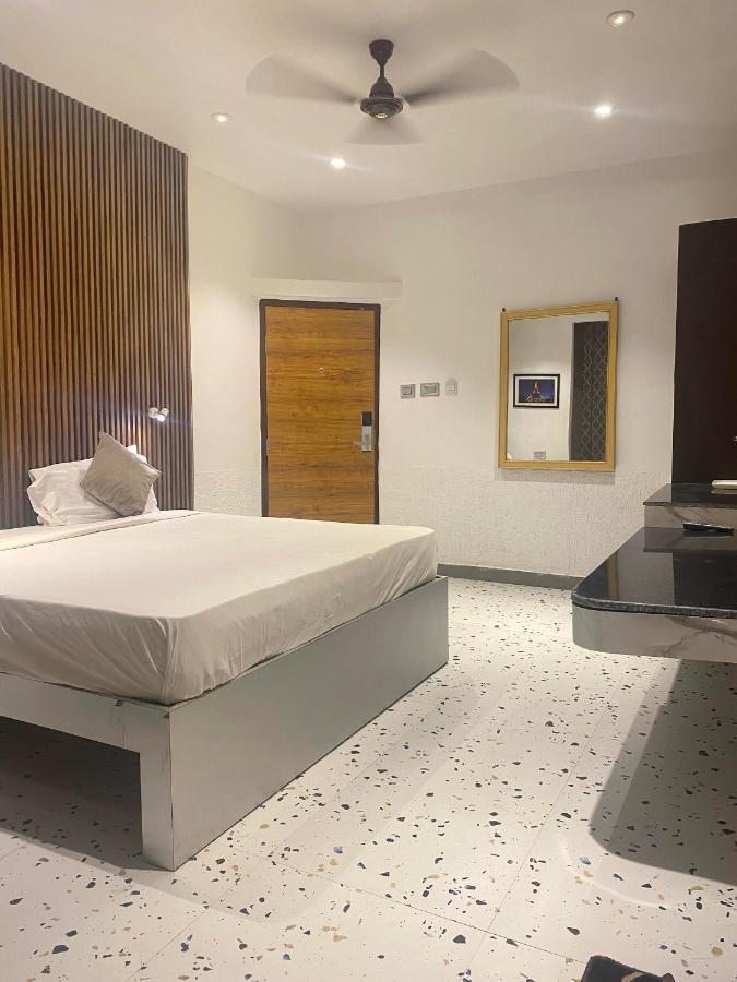 Itsy Hotels Banana Boutique Варанаси Екстериор снимка