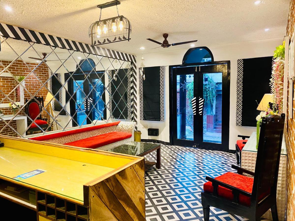 Itsy Hotels Banana Boutique Варанаси Екстериор снимка