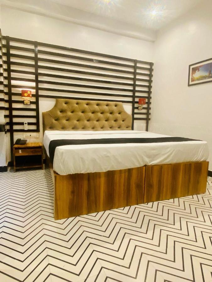 Itsy Hotels Banana Boutique Варанаси Екстериор снимка