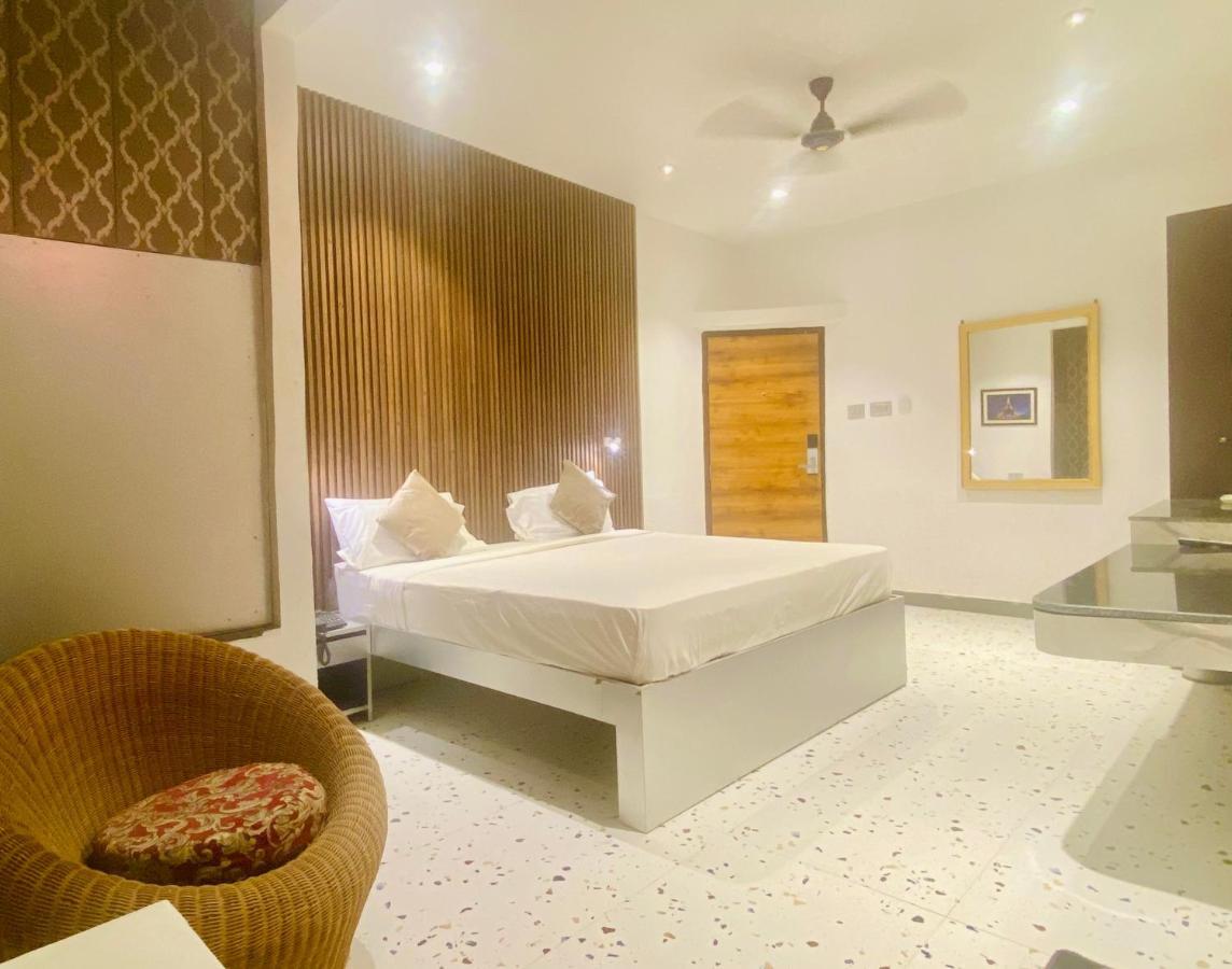 Itsy Hotels Banana Boutique Варанаси Екстериор снимка