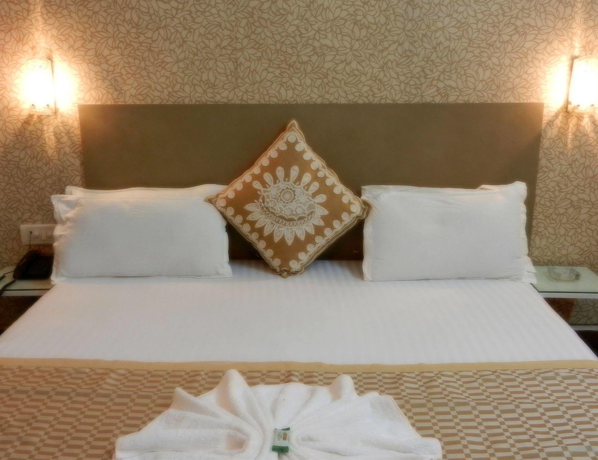 Itsy Hotels Banana Boutique Варанаси Екстериор снимка