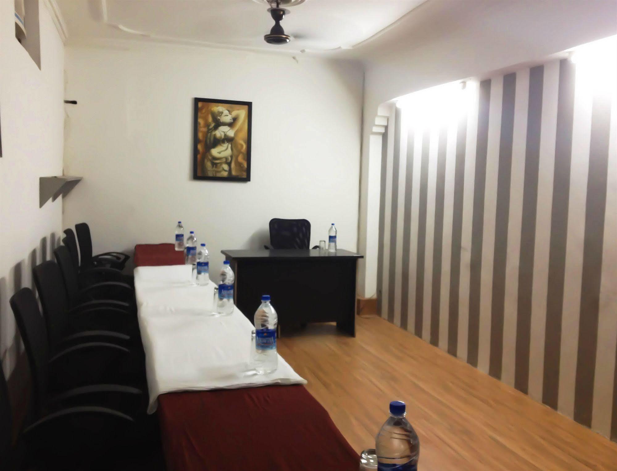 Itsy Hotels Banana Boutique Варанаси Екстериор снимка