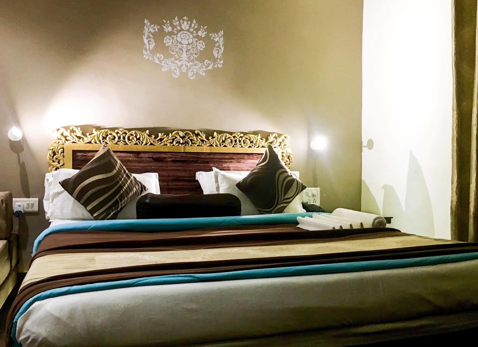 Itsy Hotels Banana Boutique Варанаси Екстериор снимка